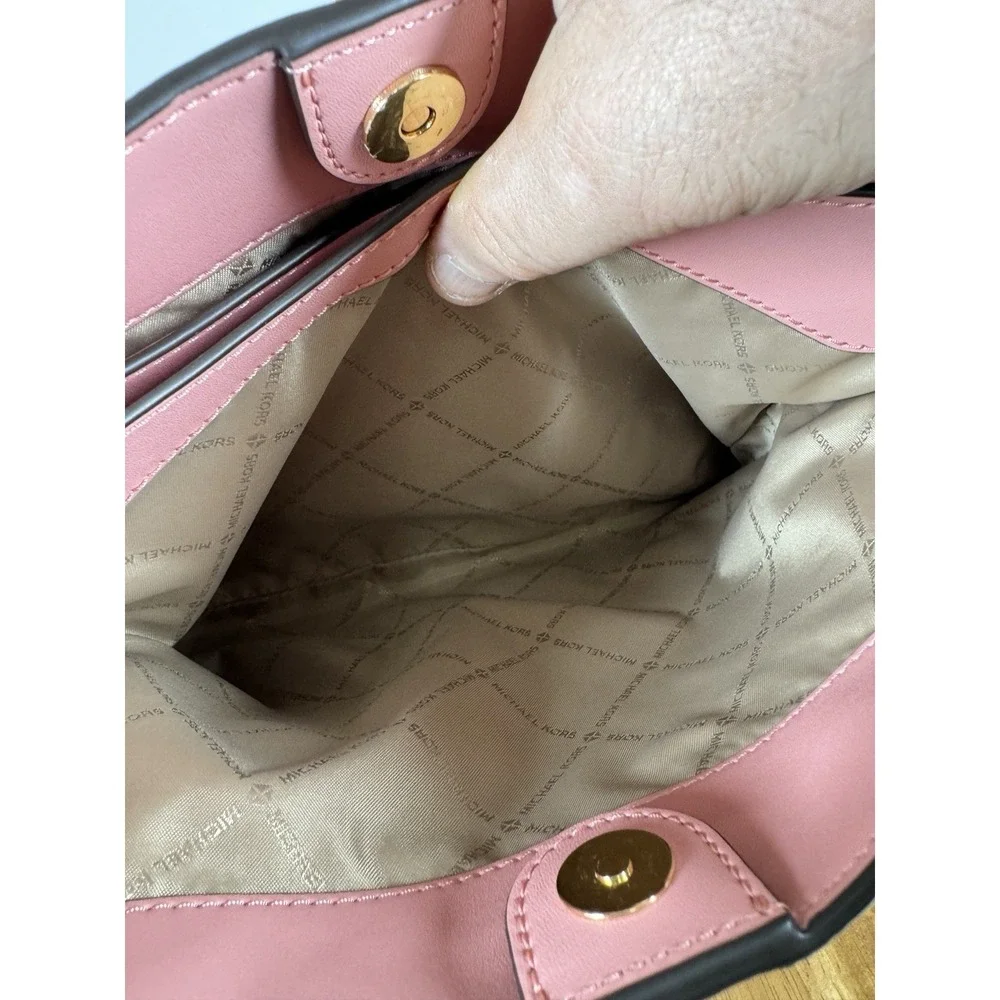 Authentic New Michael Kors Large Leather Trisha Shoulder Gusset Handbag Primrose